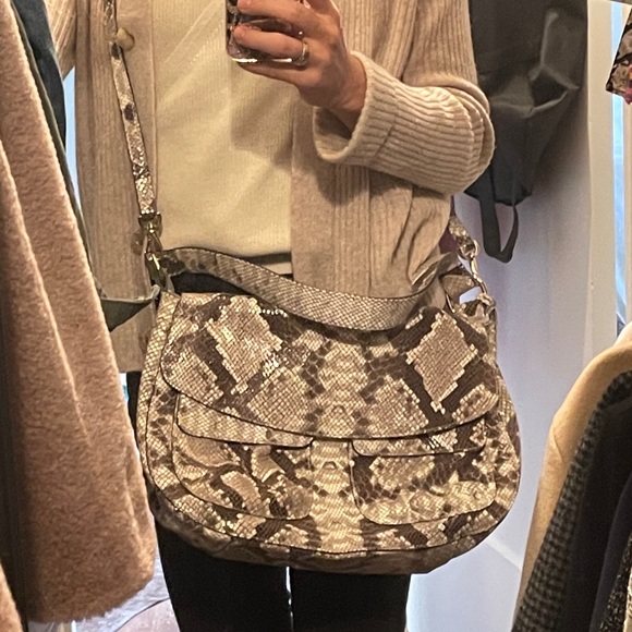 Genuine Leather Embossed Snakeprint Purse - Picture 3 of 5